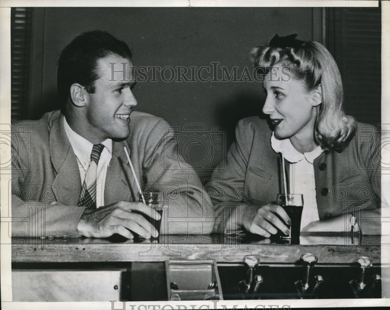 Load image into Gallery viewer, 1941 Press Photo Claremont Calif Charles Scripps, Louann Copeland to wed
