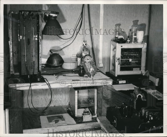 1951 Press Photo Columbia Mo lab equipment of Dr Harold Coppock at Univ of Mo