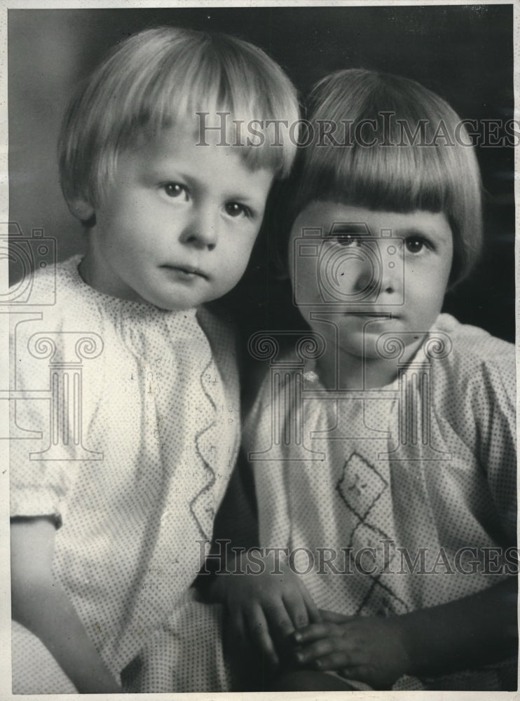 Load image into Gallery viewer, 1931 Press Photo Theo Evangeline &amp; Lucille Barrett to inherit 5 million
