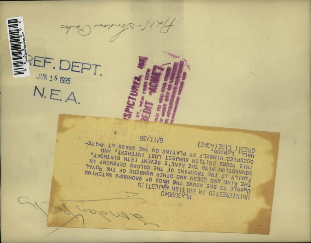 1935 Press Photo Crowds to see King & Queen at Trooping of Colors ceremony