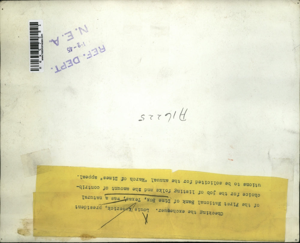 1945 Press Photo Louis Keserick pres of 1st Natl Bank Dime Box, Texas