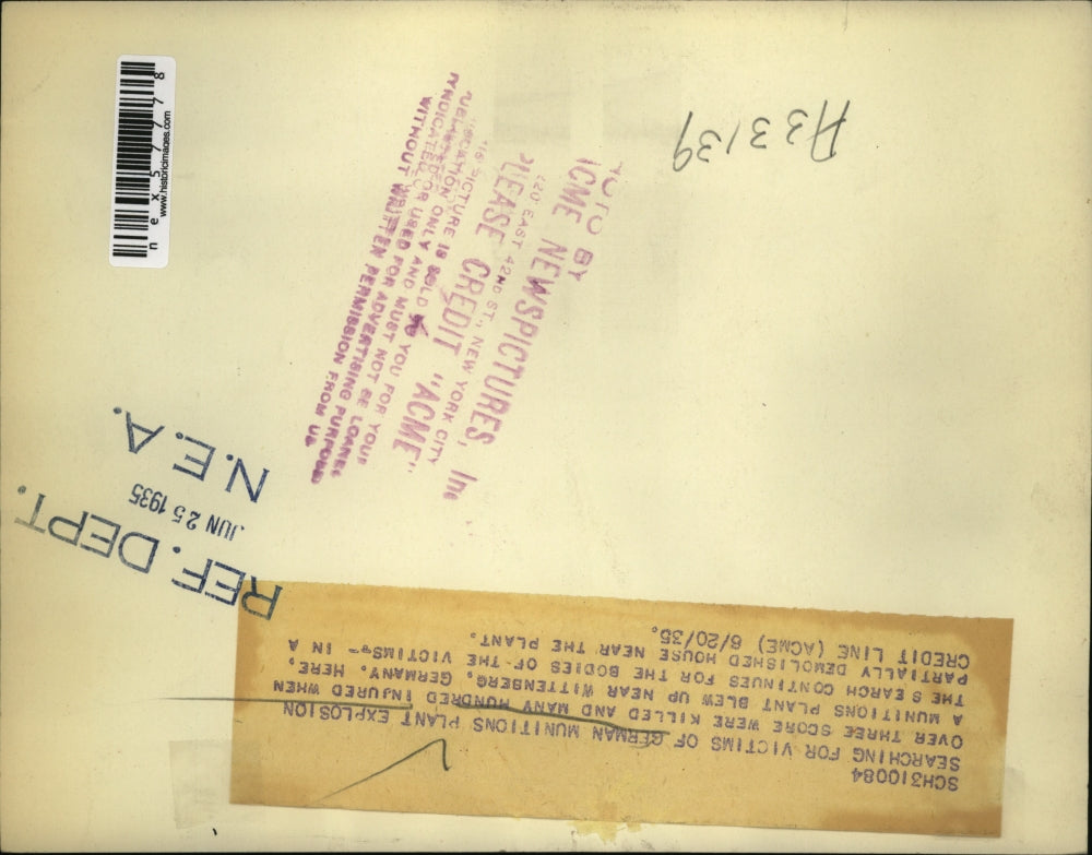 1935 Press Photo Search for victims of German Munitions Plant explosion