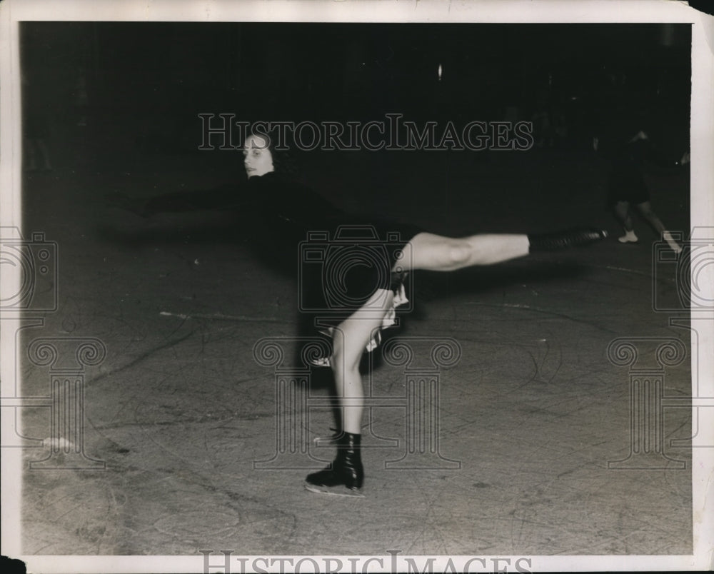 1938 Press Photo Helena Norton in fancy skating- Historic Images