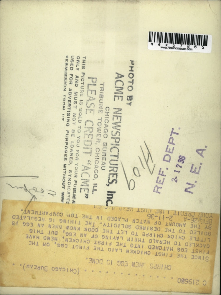 1936 Press Photo A housewife & a double boiler for cooking eggs