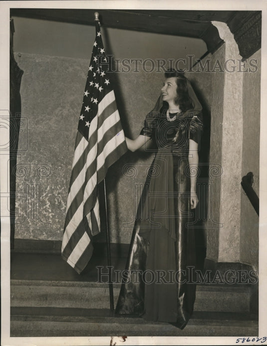 1940 Press Photo NYC Miss Jean Maier & US flag for Pan American Revue