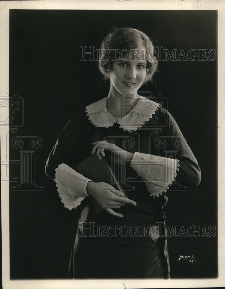 1924 Press Photo Colored linen dress with deep cuffs & collar