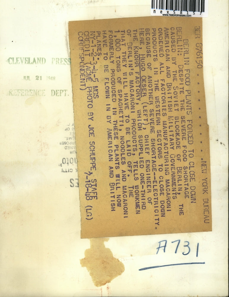 1948 Press Photo Berlin Germany Hugo Oeser at Knorr factory for macaroni