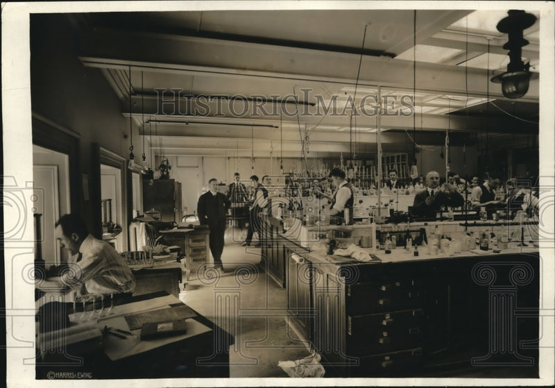 Load image into Gallery viewer, 1920 Press Photo Government Laboratory for alcoholic content of Home Brews

