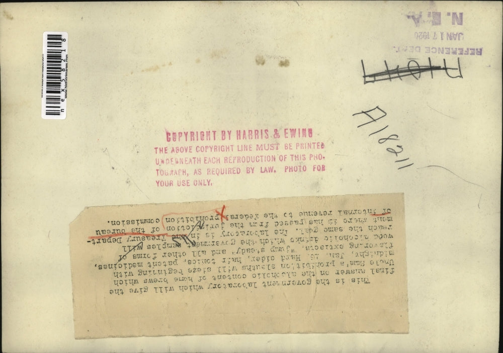 1920 Press Photo Government Laboratory for alcoholic content of Home Brews