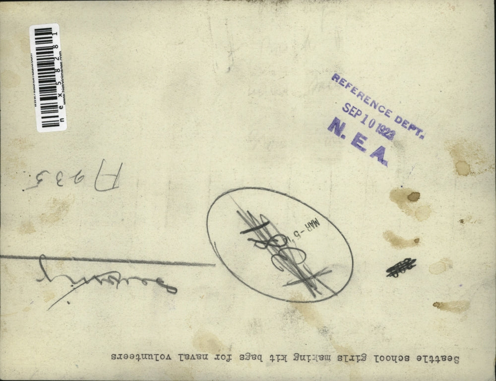 1923 Press Photo Seattle School Girls Make Kit Bags for Naval Volunteers