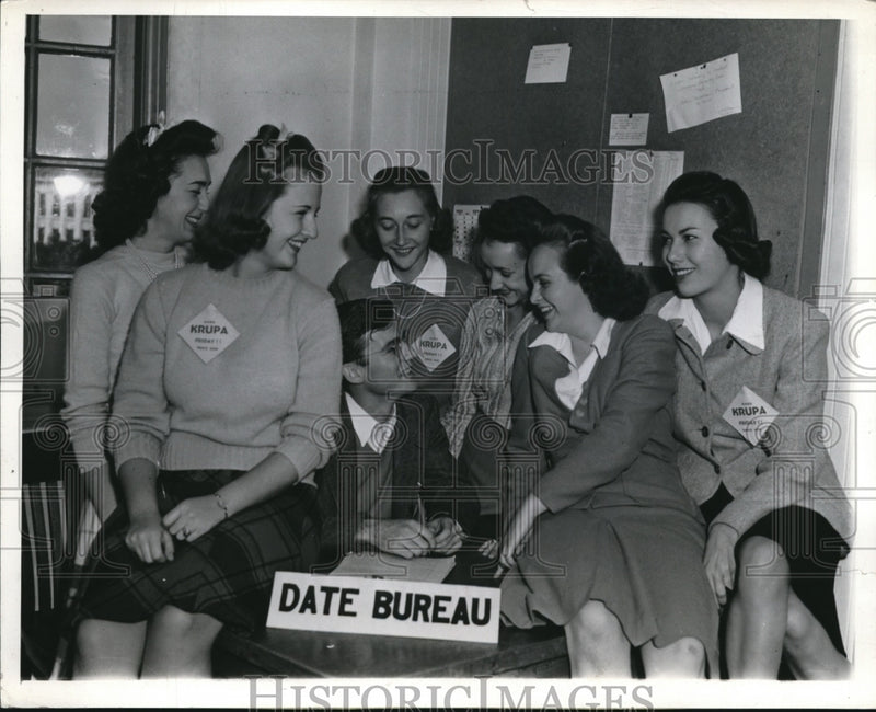 Load image into Gallery viewer, 1941 Press Photo Berkeley Calif Univ of Cal Frank Fenley, PAt Berstein
