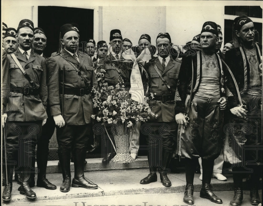 1923 Press Photo Basket of flowers for Mrs Harding Shriners of Kismet temple