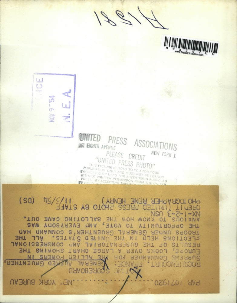 1954 Press Photo Rocquencourt France Gen A Gruenther & results of US elections