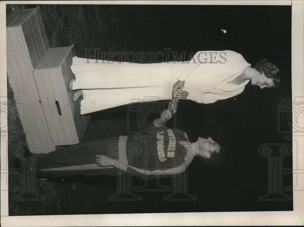 1936 Press Photo Virginia Hadleu Queen Compton College track & field- Historic Images