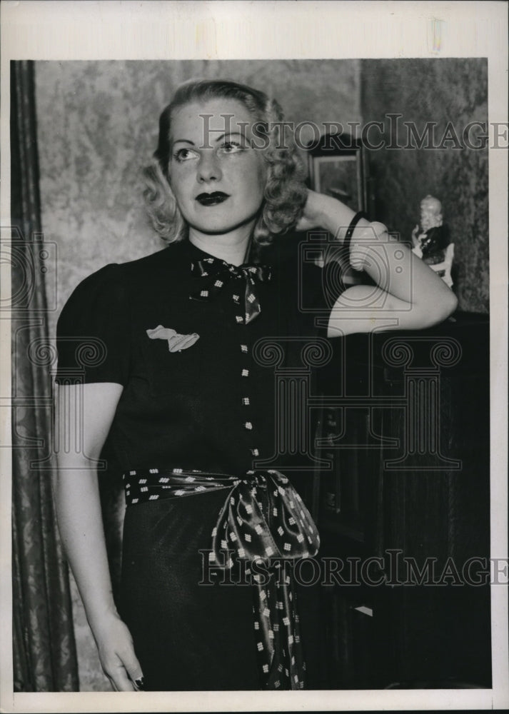 1937 Press Photo Mrs Minnie B McDuffee sued by Isabelle Hallin