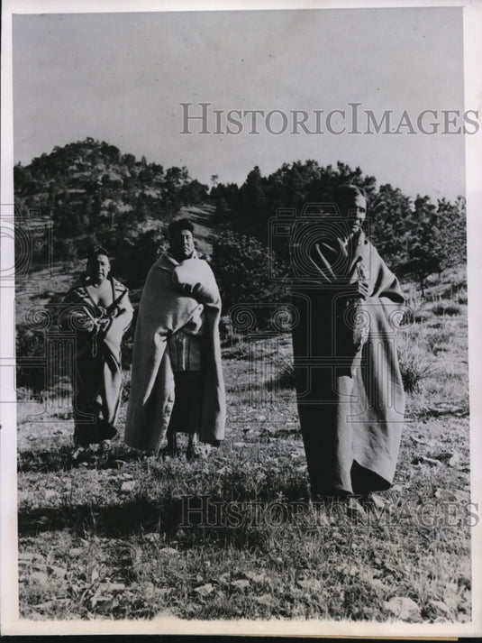 1951 Press Photo Albert Tall Bull, Charles White Dirt, and Willis Medicine Bull