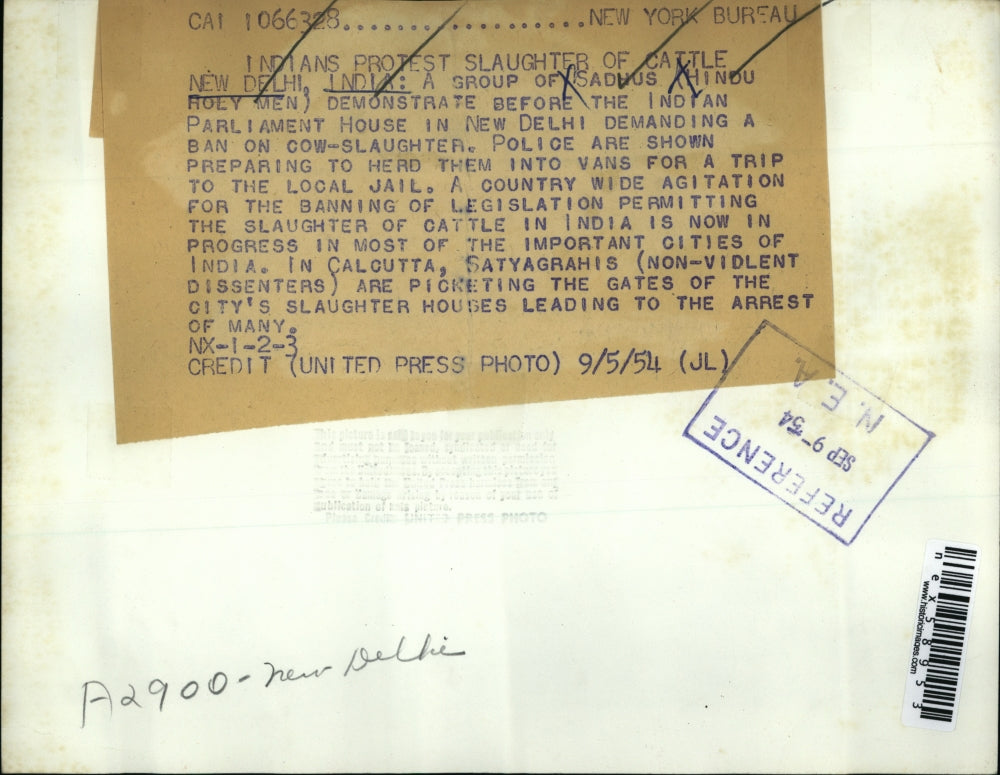 1954 Press Photo New Delhi India, Sadnus Hindu Holy Men demonstrate Indian