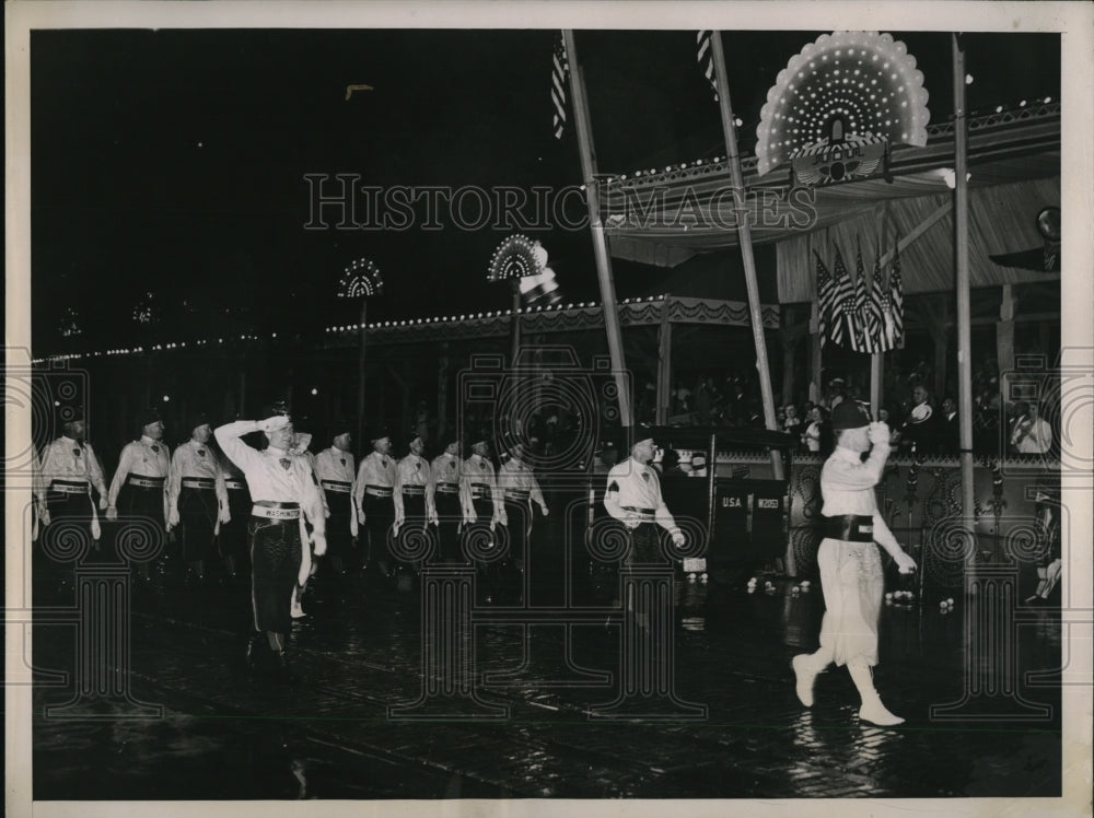1935 Press Photo Shriners parade past Pres Roosevelt in Wash DC