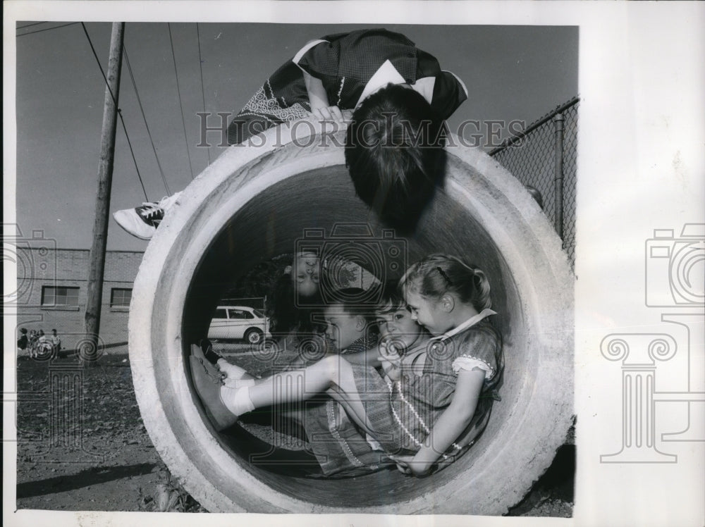 1961 Press Photo Howland Elem Schoolkids R Scott, M Haftman,LA Fowler play- Historic Images