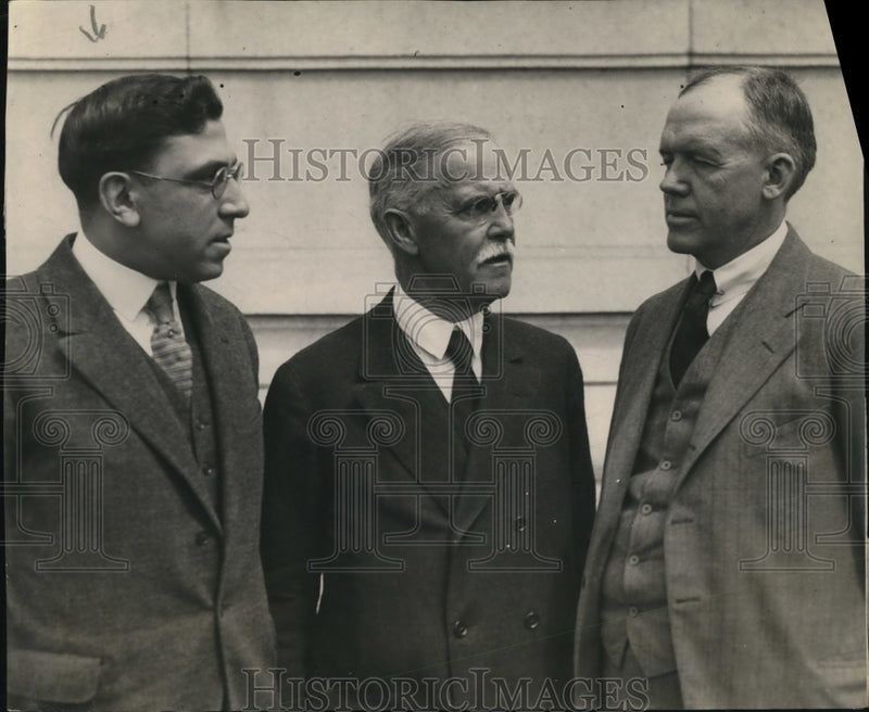 Load image into Gallery viewer, 1926 Press Photo Nicholas Ricciardi Vocation Training, Ben Ide &amp; U Lambkin
