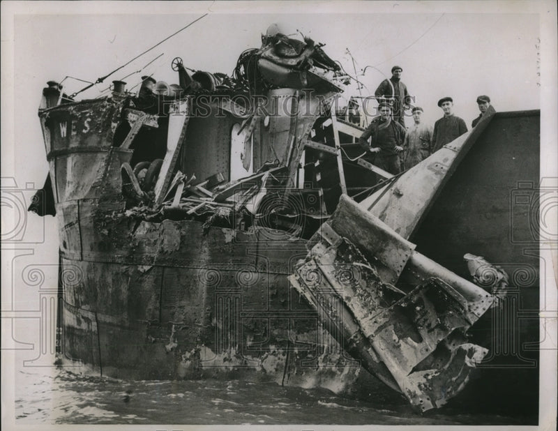 Load image into Gallery viewer, 1936 Press Photo British collier Westburn damaged in a collision
