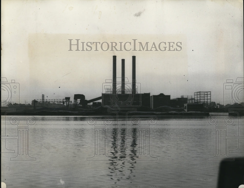 1934 Press Photo Toledo Ohio Edison Co plant on Maumer river bank