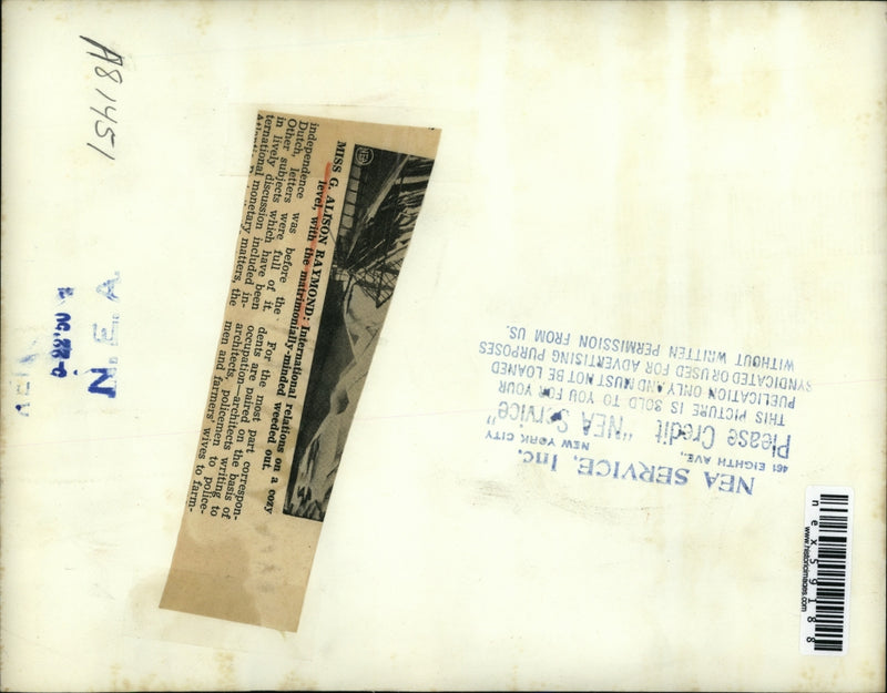 Load image into Gallery viewer, 1950 Press Photo G Allison Raymond sorts letters in her office
