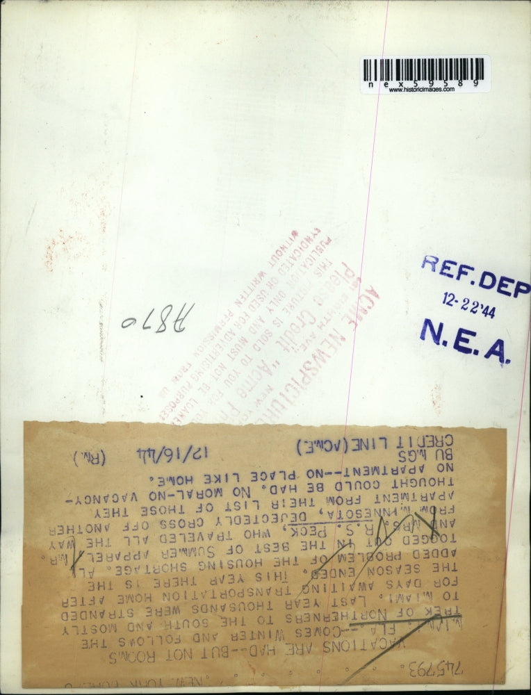 1944 Press Photo Mr and Mrs R S Peck Look for Housing in Miami Florida