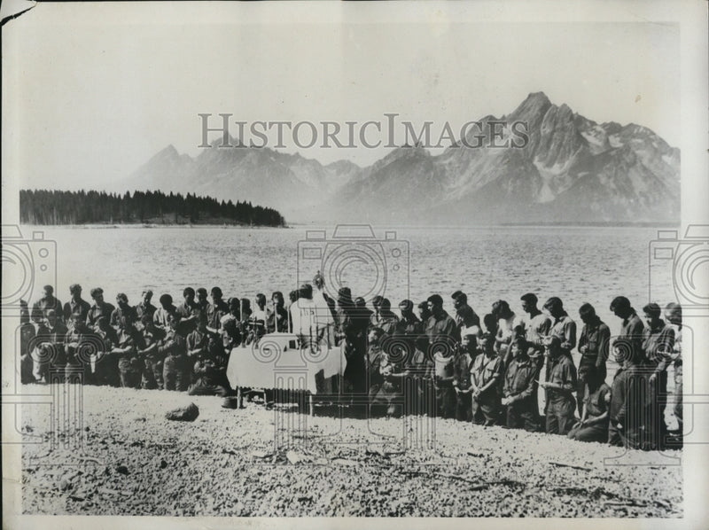 Load image into Gallery viewer, 1933 Press Photo Civilian Forestry Army at JAckson Lake
