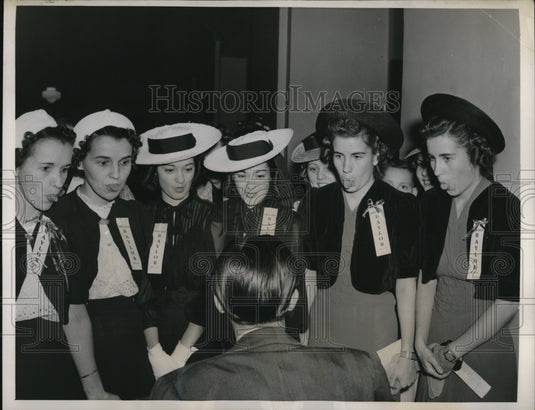 1940 Press Photo Twins convene in Texas along with scientists to gather data