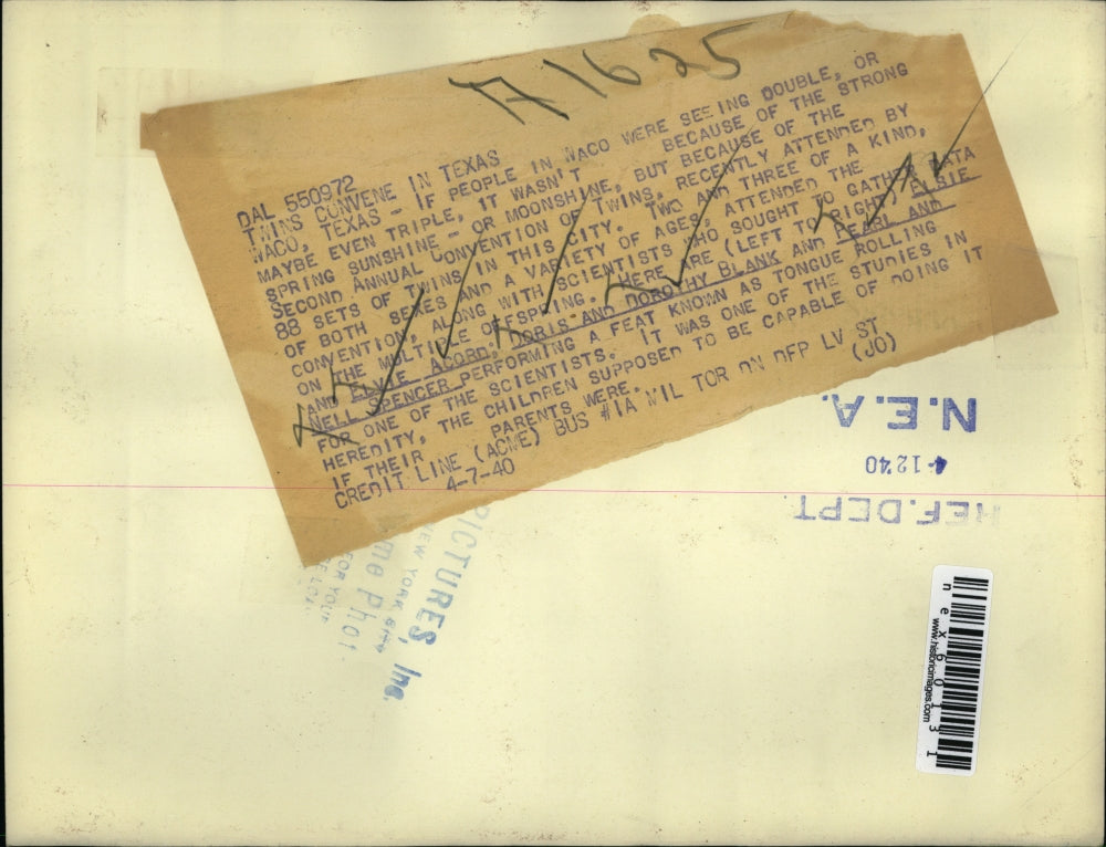 1940 Press Photo Twins convene in Texas along with scientists to gather data