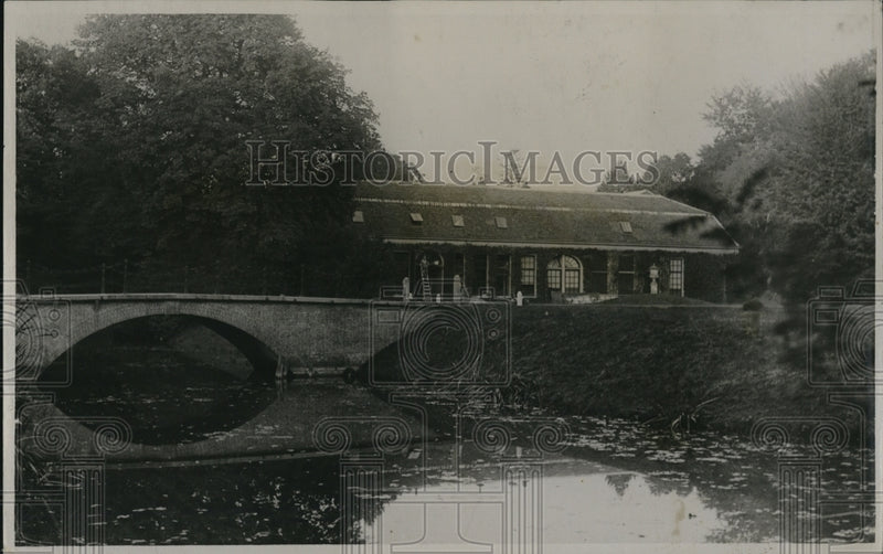 Load image into Gallery viewer, 1922 Press Photo Doorn home of Ex Kaiser Wilhelm in Holland - nex60210
