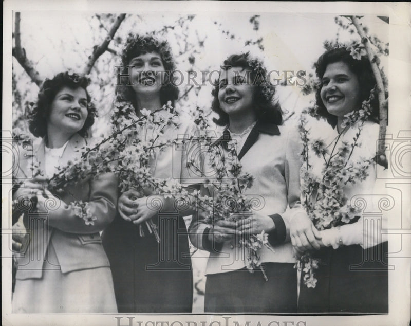 Load image into Gallery viewer, 1949 Press Photo Joy Mottola, Harriet Peters, Geraldine Hawkins, Anita Esposito
