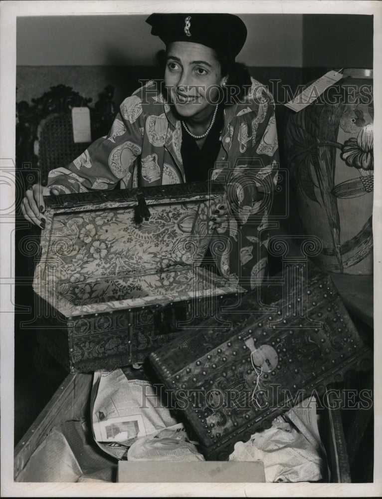 1947 Press Photo Romantic Old Chests to be sold