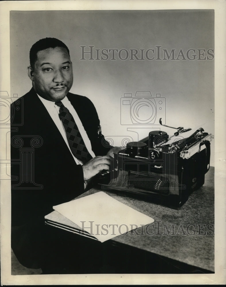 1937 Press Photo Cortez W Peters Wash DC premier typist wins 3rd prize