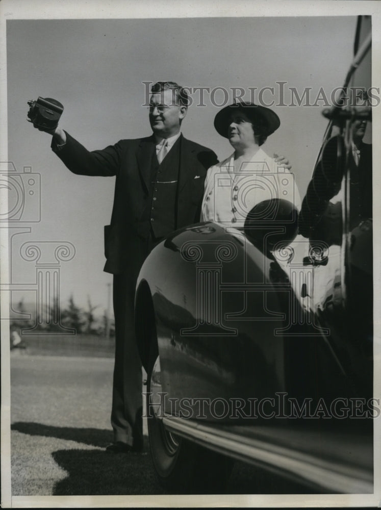 1935 Press Photo Santa Barbara Calif Walter Poor & wife at polo matches