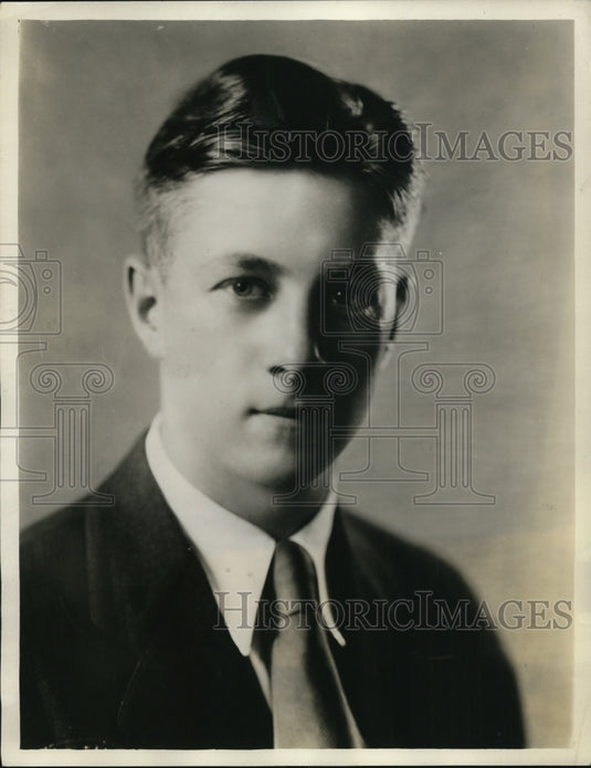 1929 Press Photo Woody Elose announcing staff at KNOX