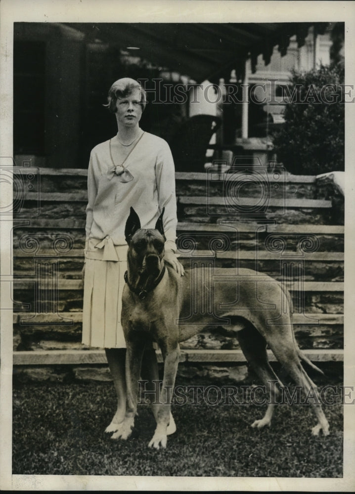 1931 Press Photo Elizabeth Brinton Kent & her Great dane at show
