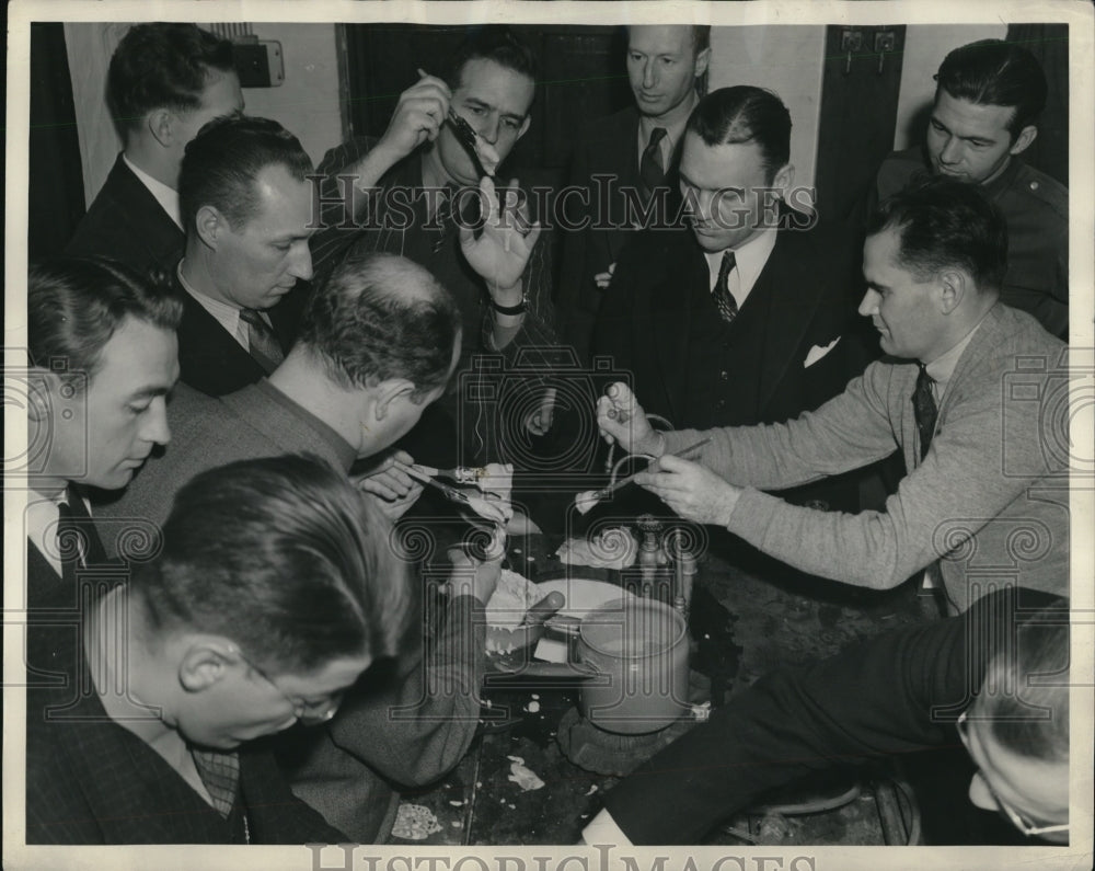 1939 Press Photo George Smith & Police Northwestern University Traffic Institute