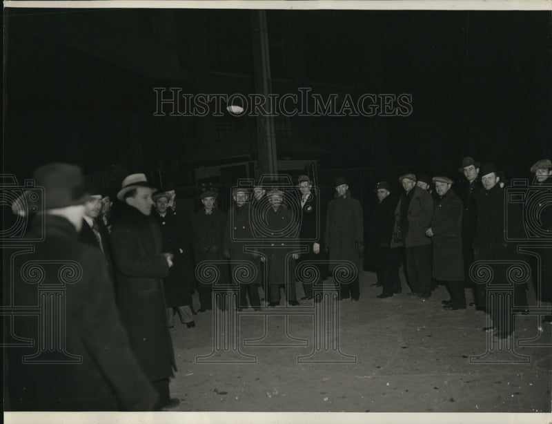 Load image into Gallery viewer, 1937 Press Photo General Motors Pickets in Canada Strike
