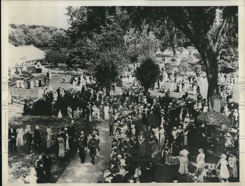 Load image into Gallery viewer, 1932 Press Photo Lord Bessborough,Governor General of Canada gave a garden party
