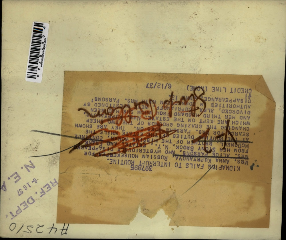 1937 Press Photo Mrs Anna Kurpryanova at Frank McDonell estate with sheep