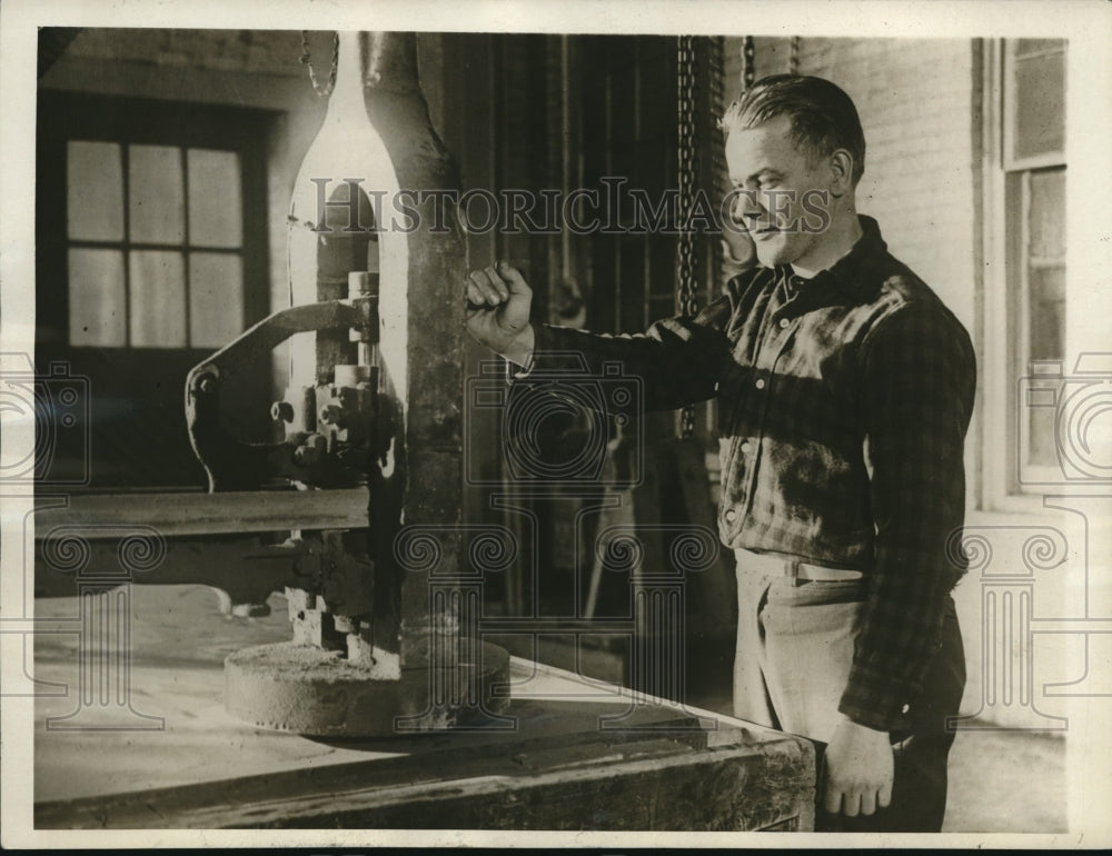 1930 Press Photo Newark NJ John Kristobeik as labor foreman in a plant