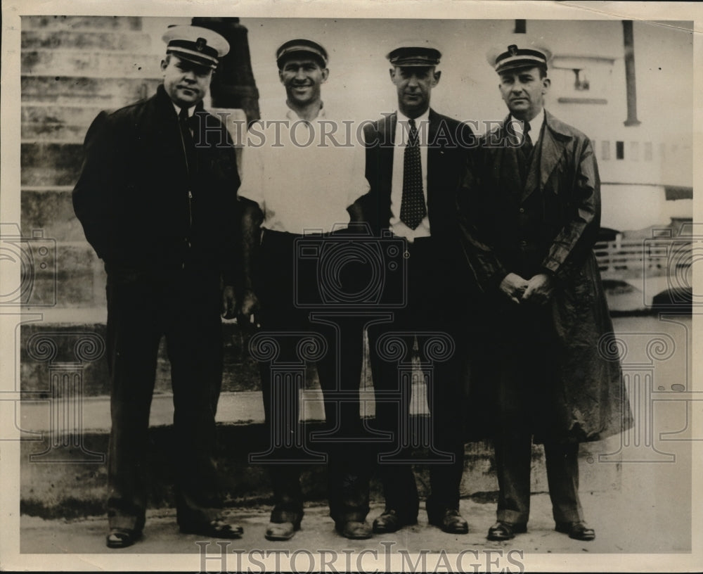 1931 Press Photo C Barron, Capt H Brown, E Higgins, F Smith on a ship
