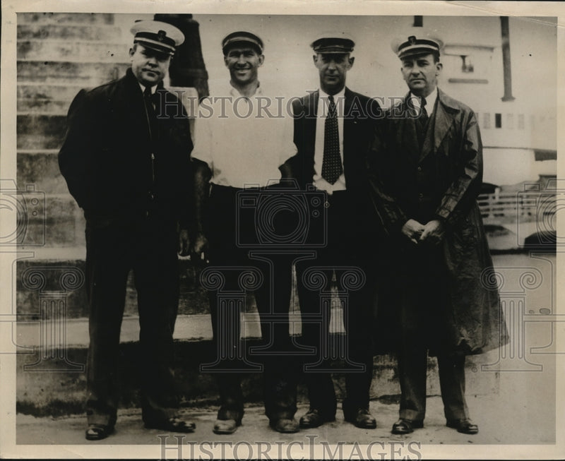 Load image into Gallery viewer, 1931 Press Photo C Barron, Capt H Brown, E Higgins, F Smith on a ship
