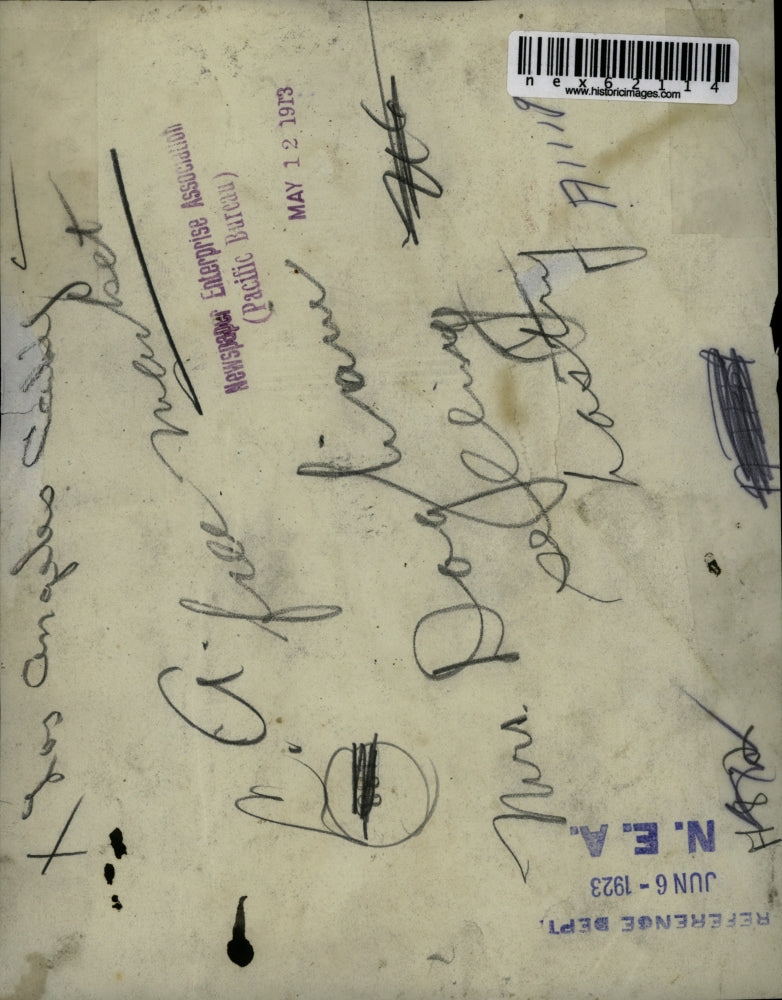 1923 Press Photo Los Angeles California, Mrs Dogliaw selling in open market