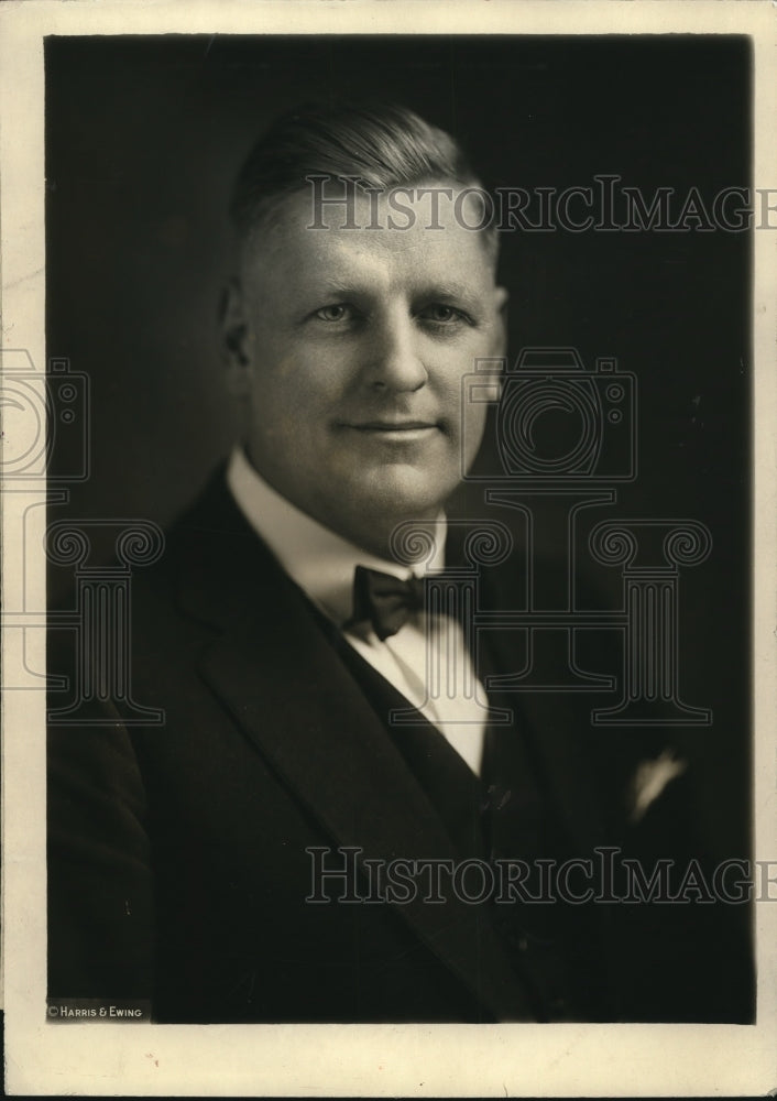 1924 Press Photo Earl J Davis Resigns as Assistant Attorney General