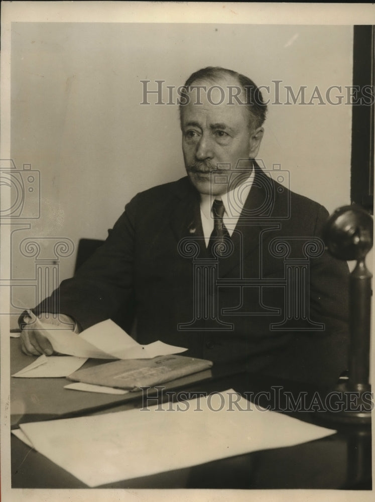 1927 Press Photo New York City Sydenham Hospital, Dr Wachshman