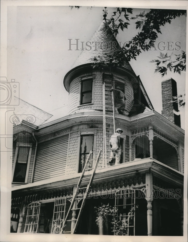 1940 Press Photo Workers Repair House Wendell Willkie Homecoming Elwood Indiana