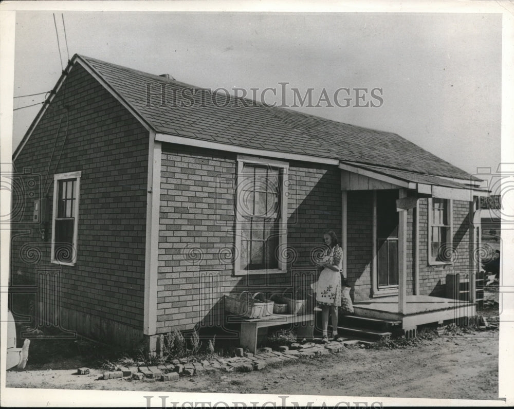 1945 Press Photo Age 16 Joe Ann Bowman's Grocery Store, Troy Ohio